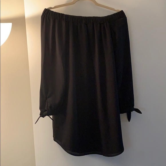 Express Dresses & Skirts - Express off shoulder shift dress